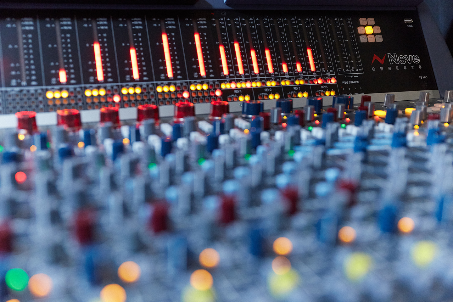 Waveforms Studio di registrazione e produzione Milano